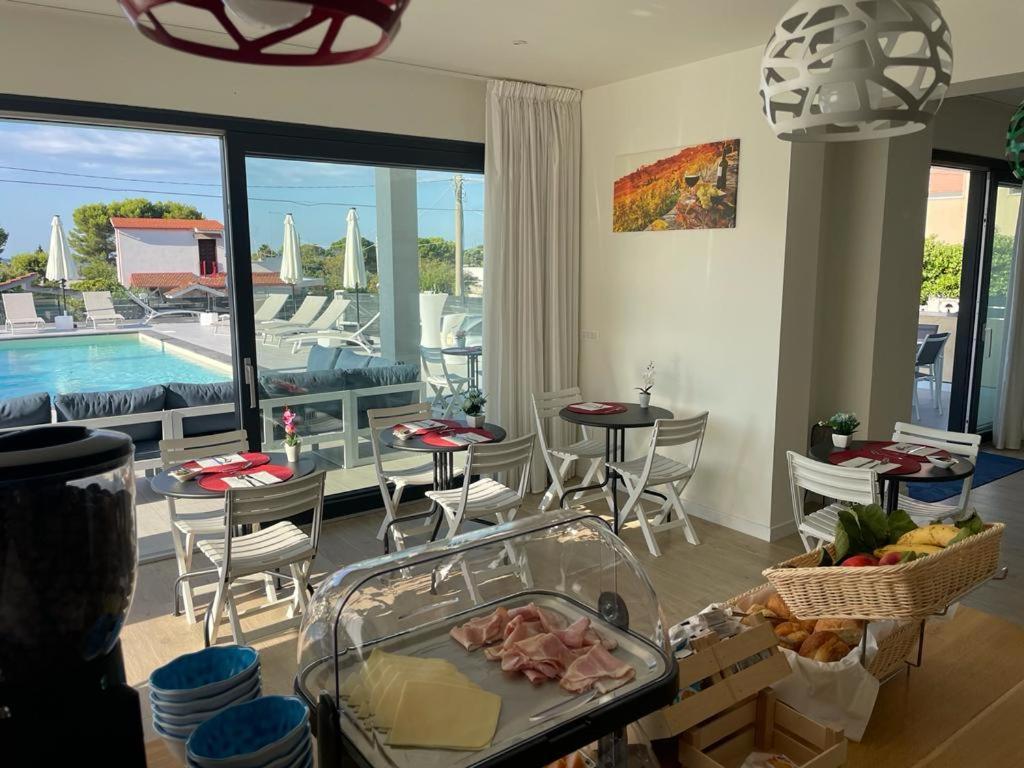 Bed and Breakfast Divina Perla Pulsano Exterior foto